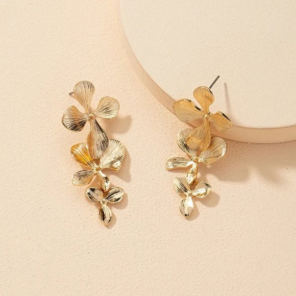 Gold Three Tier Gilded Floral Flower Drop Earrings NEW - Picture 6 of 6